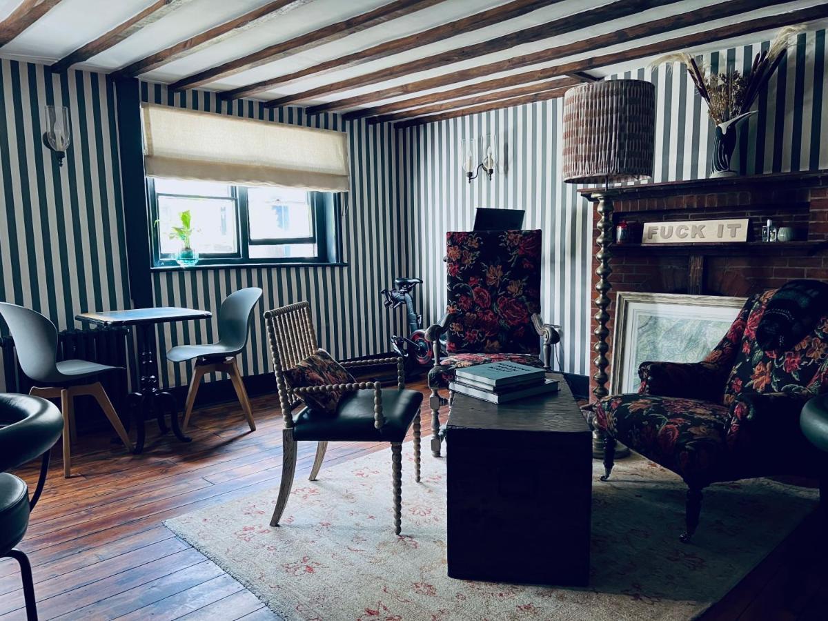 The Old Drum ピーターズフィールド エクステリア 写真
